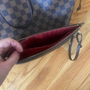 Authentic medium Louis Vuitton Neverful with pochette.